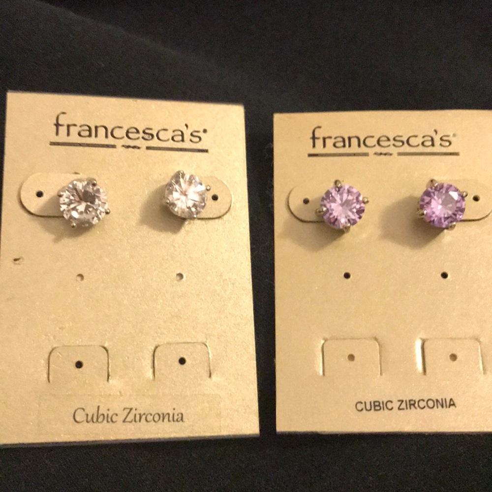 2 pairs of earrings.